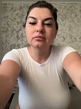Snapshot of evaxxxcurvyxxx chatting on June 29, 10:59 am evaxxxcurvyxxx online show from June 29, 10:59 am