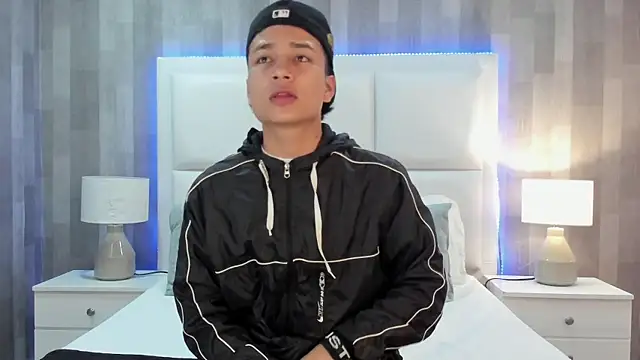 Snapshot of BlakeDam chatting on July 3, 11:27 am BlakeDam online show from July 3, 11:27 am