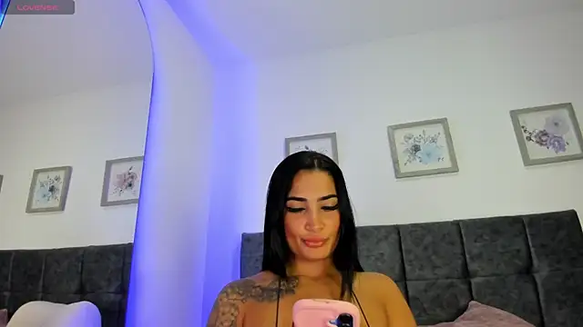 Snapshot of rosie_benett chatting on June 2, 3:30 am rosie benett online show from June 2, 3:30 am