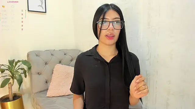 Snapshot of violet_rose_8 chatting on May 27, 6:16 pm violet rose 8 online show from May 27, 6:16 pm