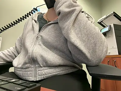 alyssabbygirll online show from July 22, 2:31 pm
