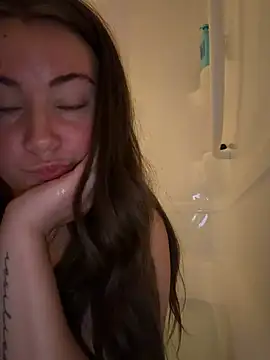 alyssabbygirll online show from July 26, 1:36 am