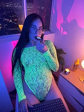 Snapshot of April_sutra chatting on July 5, 12:50 am April sutra online show from July 5, 12:50 am