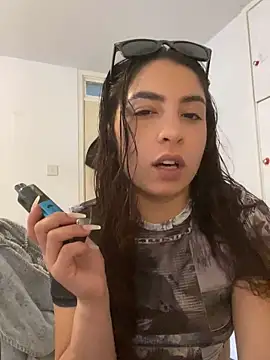 Snapshot of naomiiii55 chatting on June 8, 4:07 pm naomiiii55 online show from June 8, 4:07 pm