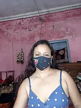 MoonLusty online show from June 11, 5:00 pm