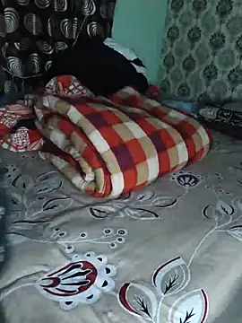 Snapshot of love_kaur chatting on June 7, 3:43 am love kaur online show from June 7, 3:43 am
