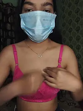 Snapshot of love_kaur chatting on July 5, 4:14 pm love kaur online show from July 5, 4:14 pm