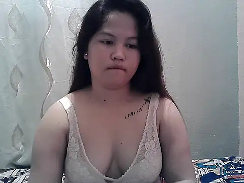 Snapshot of ThePrettySecret chatting on June 17, 7:11 am ThePrettySecret online show from June 17, 7:11 am