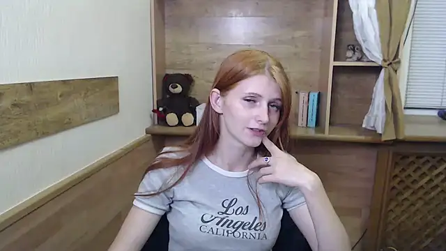 Snapshot of ViolaHot_ chatting on August 3, 11:19 pm ViolaHot online show from August 3, 11:19 pm