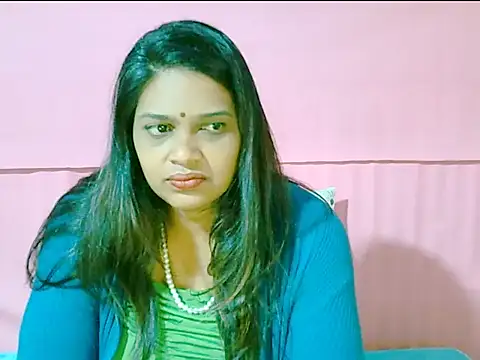 Snapshot of SexyIndianSugar chatting on May 28, 5:49 am SexyIndianSugar online show from May 28, 5:49 am