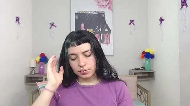 Snapshot of _sofia_smth_xx chatting on July 3, 1:39 pm sofia smth xx online show from July 3, 1:39 pm