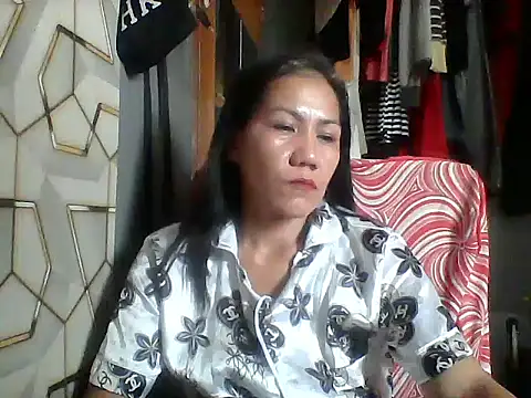 Snapshot of pinayheartaker chatting on May 28, 5:49 am pinayheartaker online show from May 28, 5:49 am
