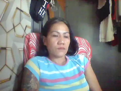 Snapshot of pinayheartaker chatting on June 11, 3:26 am pinayheartaker online show from June 11, 3:26 am