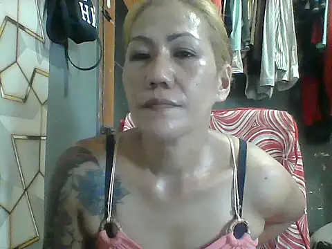 Snapshot of pinayheartaker chatting on July 6, 4:20 am pinayheartaker online show from July 6, 4:20 am