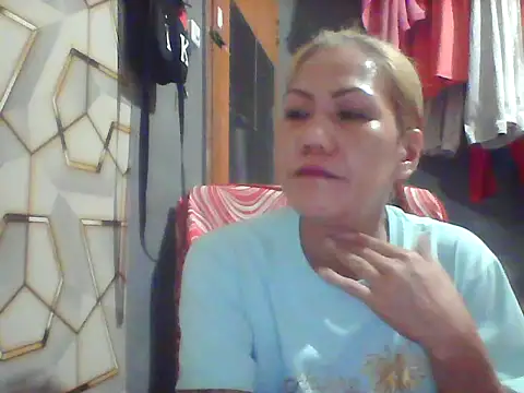 Snapshot of pinayheartaker chatting on July 14, 1:28 pm pinayheartaker online show from July 14, 1:28 pm