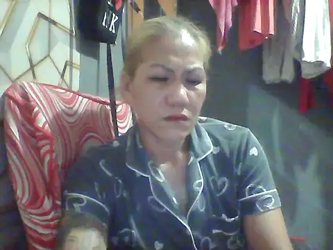 Snapshot of pinayheartaker chatting on July 15, 11:04 am pinayheartaker online show from July 15, 11:04 am