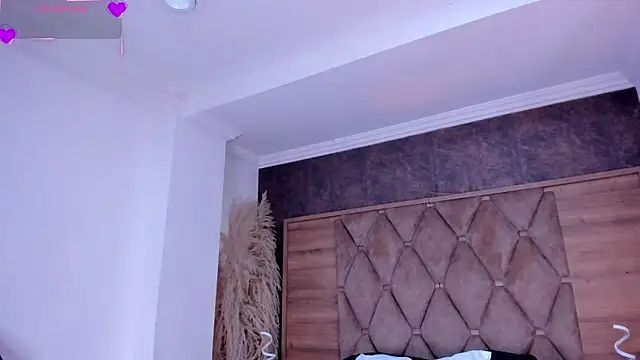 Snapshot of ThaliaHall_1 chatting on July 4, 10:54 am ThaliaHall 1 online show from July 4, 10:54 am