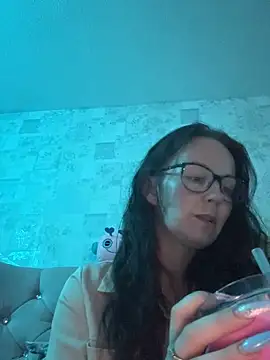 Luna-Vale online show from May 27, 10:29 pm