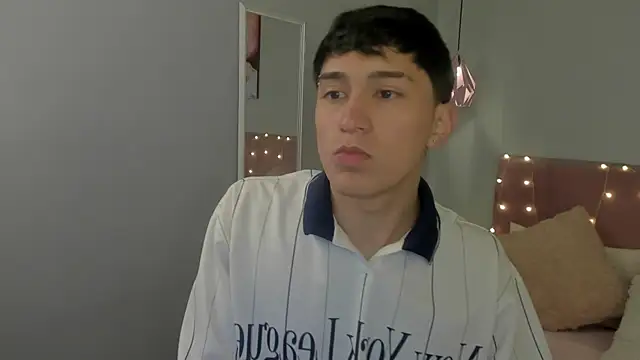 Snapshot of ryan_valentino chatting on July 10, 1:25 pm ryan valentino online show from July 10, 1:25 pm