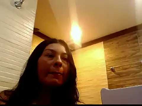 Snapshot of Emily_Manzzur chatting on May 28, 5:43 pm Emily Manzzur online show from May 28, 5:43 pm