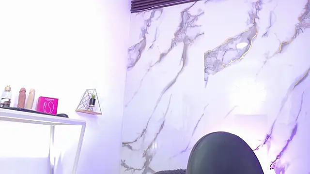 Snapshot of dariah_jhonson chatting on June 11, 7:56 pm dariah jhonson online show from June 11, 7:56 pm