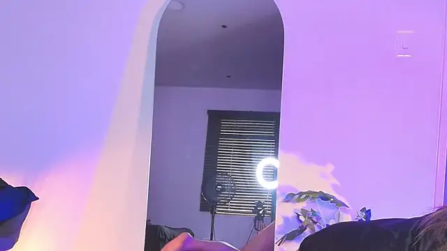 Snapshot of AshleyMonroee__ chatting on June 24, 2:27 pm AshleyMonroee online show from June 24, 2:27 pm