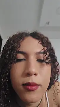 Snapshot of lilith_isabella25 chatting on June 15, 7:27 pm lilith isabella25 online show from June 15, 7:27 pm