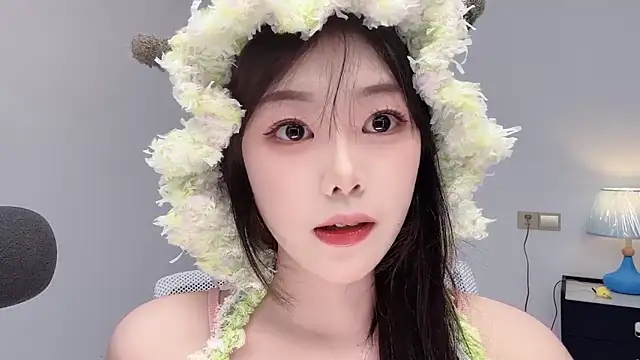 Snapshot of smalldaiwang chatting on June 20, 2:58 am smalldaiwang online show from June 20, 2:58 am