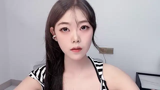 Snapshot of smalldaiwang chatting on July 26, 2:53 am smalldaiwang online show from July 26, 2:53 am
