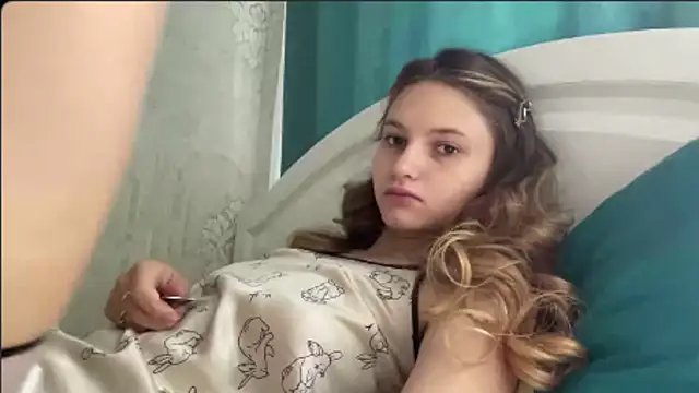 Snapshot of HeIen_cute chatting on July 17, 6:20 am HeIen cute online show from July 17, 6:20 am