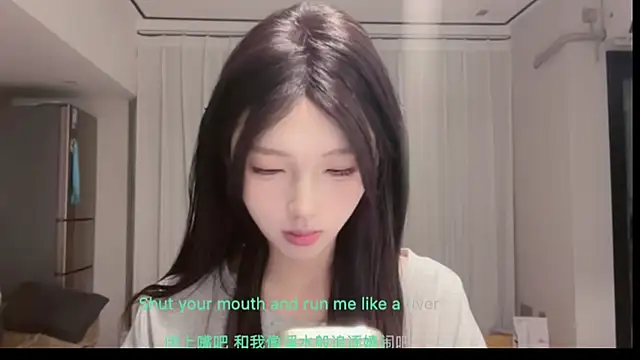 ZhaoZhao online show from May 28, 1:30 pm