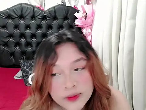 Snapshot of sexy_liciousxx chatting on June 22, 8:22 am sexy liciousxx online show from June 22, 8:22 am