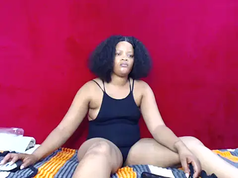 YellowMellow18 online show from May 30, 1:41 pm