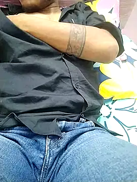 Snapshot of Dakuu_A chatting on July 24, 10:35 am Dakuu A online show from July 24, 10:35 am