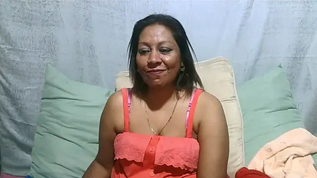 Snapshot of IndianSexyMilf69 chatting on July 7, 6:47 am IndianSexyMilf69 online show from July 7, 6:47 am