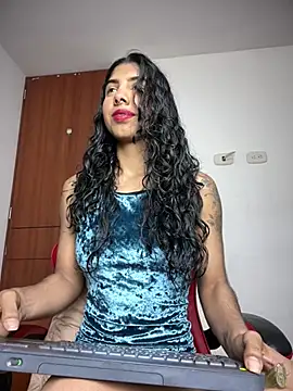 Snapshot of NassFit2 chatting on June 4, 8:26 pm NassFit2 online show from June 4, 8:26 pm
