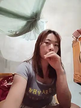 Snapshot of -Trinina- chatting on June 10, 3:55 pm -Trinina- online show from June 10, 3:55 pm