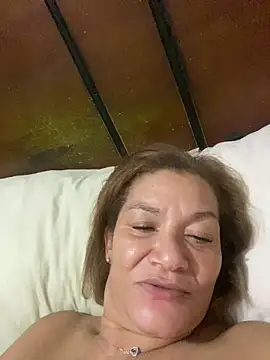 Snapshot of rosanna78322 chatting on June 5, 2:18 am rosanna78322 online show from June 5, 2:18 am