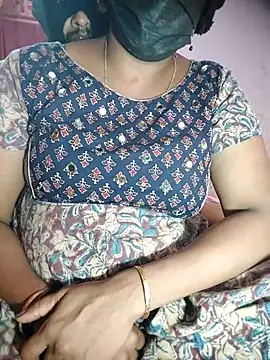 Snapshot of mallu_bindhu chatting on July 21, 7:05 pm mallu bindhu online show from July 21, 7:05 pm