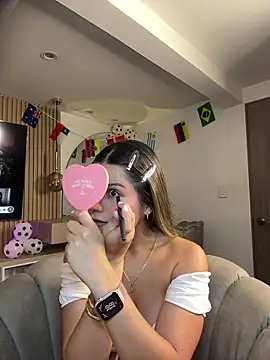 Snapshot of emilyvex chatting on June 22, 3:19 am emilyvex online show from June 22, 3:19 am