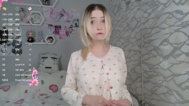 Snapshot of meganami chatting on June 3, 1:03 pm meganami online show from June 3, 1:03 pm