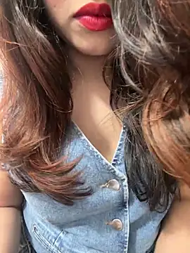 Yours riya11 online show from June 11, 7:34 pm