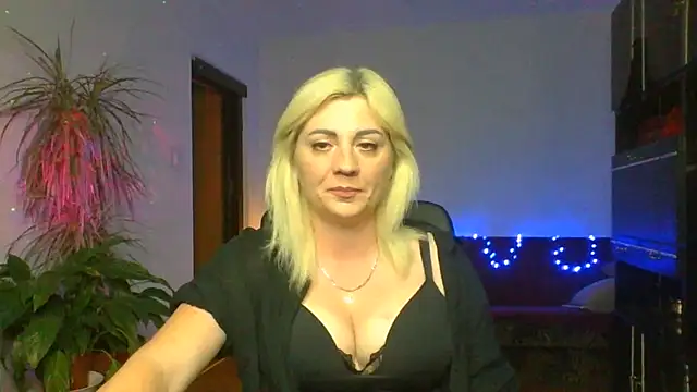 LunaaKiss online show from July 5, 7:43 pm