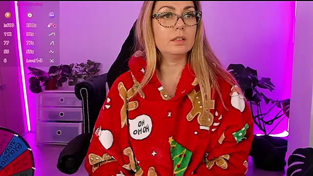 LindaWhite  online show from December 11, 9:45 pm