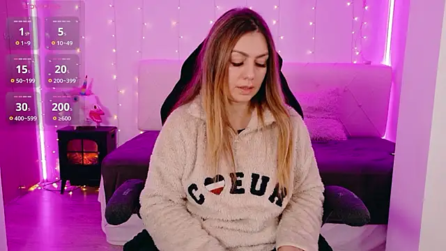 Snapshot of LindaWhite_ chatting on February 13, 9:55 pm LindaWhite online show from February 13, 9:55 pm