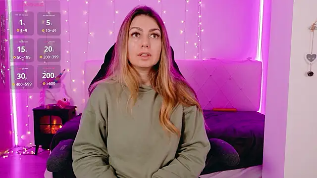 Snapshot of LindaWhite_ chatting on March 1, 10:01 pm LindaWhite online show from March 1, 10:01 pm