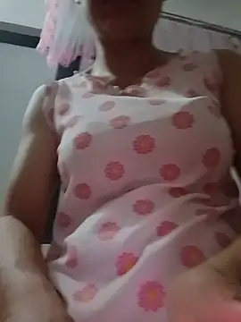 Snapshot of -Maya-a chatting on June 21, 8:33 pm -Maya-a online show from June 21, 8:33 pm