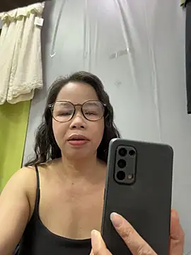 Snapshot of honghong_mother chatting on June 7, 1:43 am honghong mother online show from June 7, 1:43 am