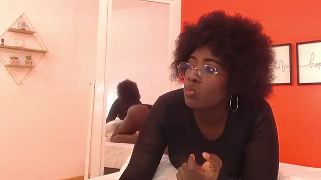 Snapshot of sheila_cooper chatting on June 23, 8:51 pm sheila cooper online show from June 23, 8:51 pm