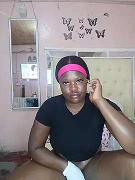 Snapshot of debbiediva chatting on June 8, 8:09 pm debbiediva online show from June 8, 8:09 pm